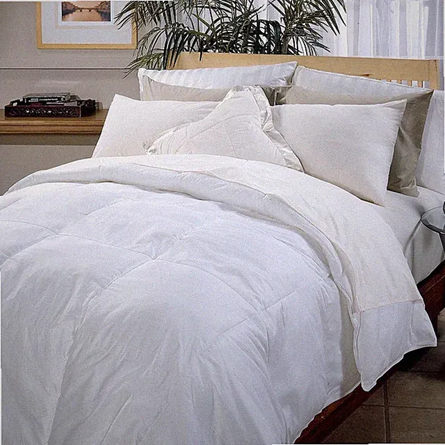 700 Thread Count Hungarian White Goose Down Comforter